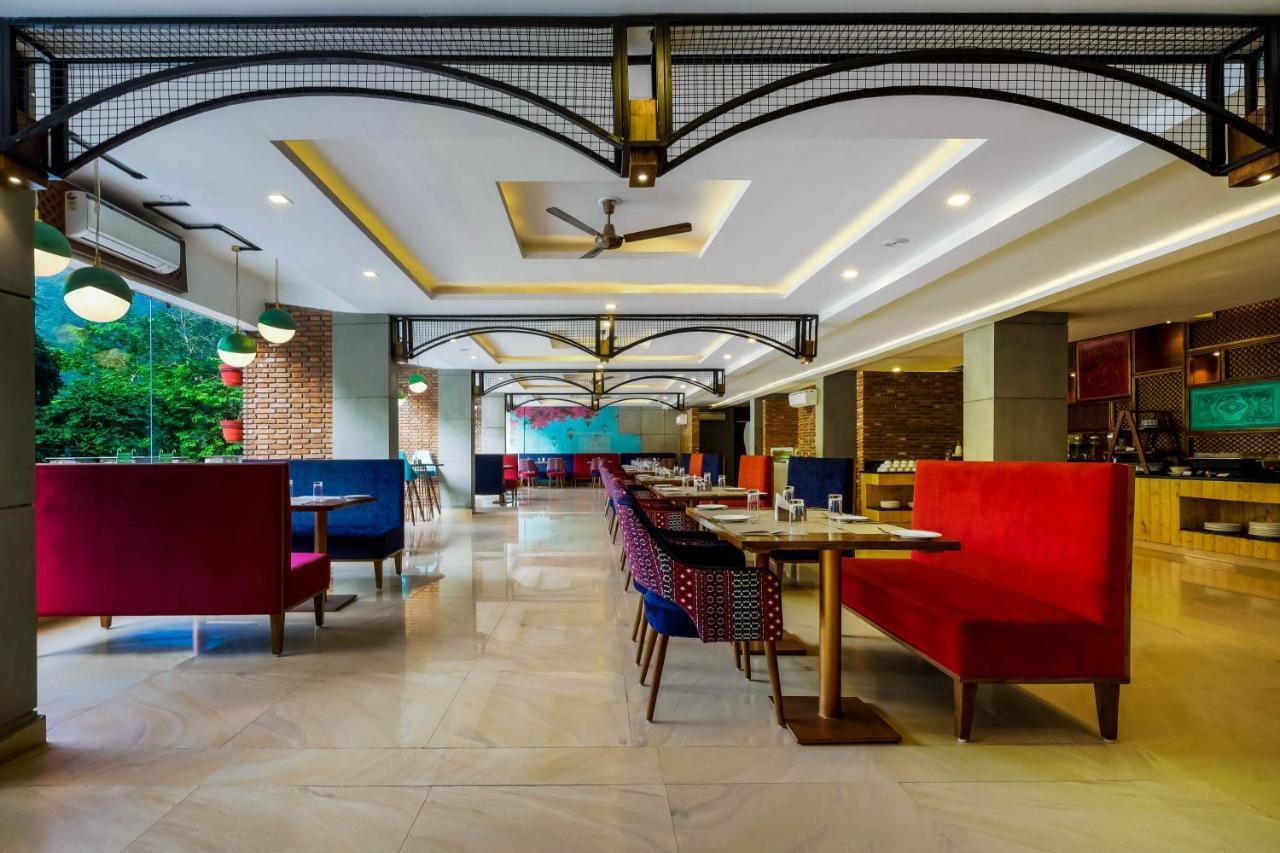 Summit By The Ganges Beach Resort & Spa Rishīkesh Exteriör bild